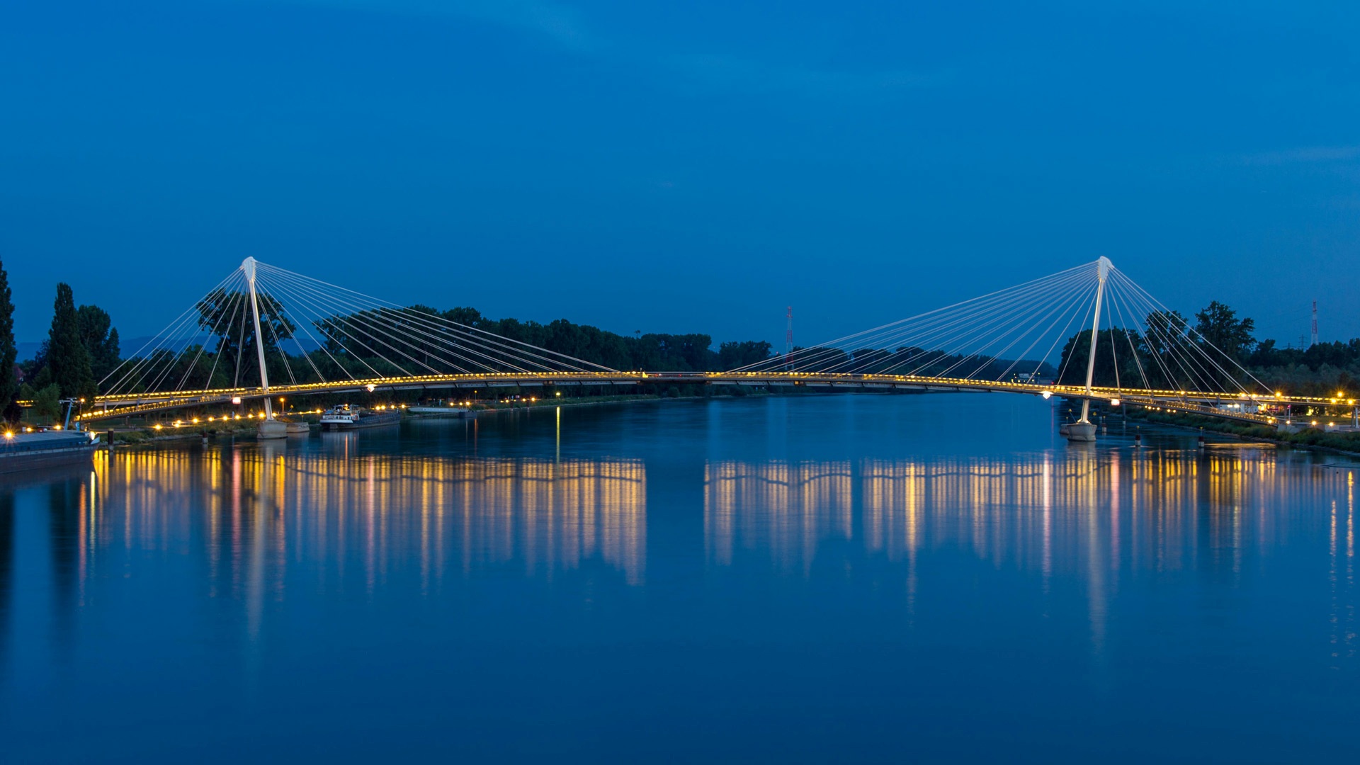 Mimram-Fußgängerbrücke über den Rhein zwischen Frankreich und Deutschland (© Leonid Andronov/Alamy) Bing Everyday Wallpaper 2026-01-22, itVYVF [Bing Everyday Wall Paper 2026-01-22] url = http://www.bing.com/th?id=OHR.Mimramfootbridge_DE-DE7428215729_1920x1080.jpg