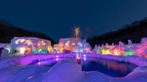 ライトアップされた氷像, 北海道 千歳市 (© Hide's photos/Shutterstock) Bing Everyday Wallpaper 2026-01-31
/tmp/UploadBetaGRRaUP [Bing Everyday Wall Paper 2026-01-31] url = http://www.bing.com/th?id=OHR.IceFestival2026_JA-JP1189462193_1920x1080.jpg

File Size (KB): 311.4 KB
Last Modified: January 31 2026 00:00:03
