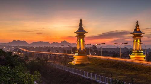 连接老挝和泰国的第三座泰老友谊大桥 (© chaiyut samsuk/Getty Images) Bing Everyday Wallpaper 2026-02-13
/tmp/UploadBetaNQL6yL [Bing Everyday Wall Paper 2026-02-13] url = http://www.bing.com/th?id=OHR.FriendshipBridge_ZH-CN5199165736_1920x1080.jpg

File Size (KB): 314.84 KB
Last Modified: February 13 2026 00:00:02
