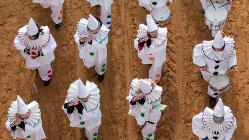 Rosenmontagszug in Köln, Nordrhein-Westfalen (© mauritius images GmbH/Alamy) Bing Everyday Wallpaper 2026-02-16
/tmp/UploadBeta40zCcN [Bing Everyday Wall Paper 2026-02-16] url = http://www.bing.com/th?id=OHR.RoseMondayCologne_DE-DE4534942479_1920x1080.jpg

File Size (KB): 323.5 KB
Last Modified: February 16 2026 00:00:04
