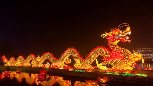 庆祝春节的龙形灯笼，中国西安 (© Pan Hong/Getty Images) Bing Everyday Wallpaper 2026-02-16
/tmp/UploadBetaIbIGBU [Bing Everyday Wall Paper 2026-02-16] url = http://www.bing.com/th?id=OHR.ChineseNewYearEveY26_ZH-CN7770318975_1920x1080.jpg

File Size (KB): 298.93 KB
Last Modified: February 16 2026 00:00:02

