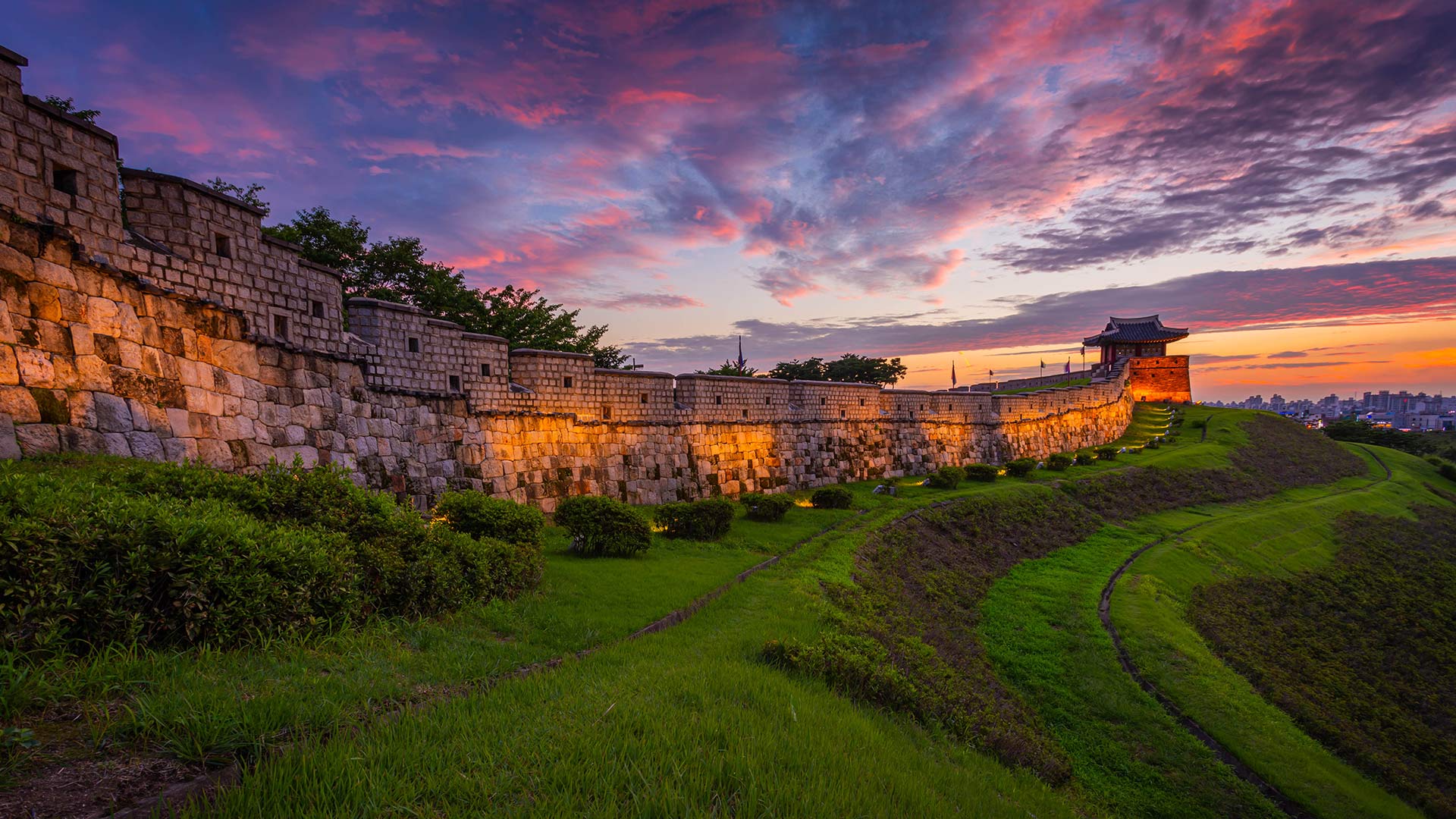 华城堡的古城墙，水原，韩国 (© aomam/Getty Images) Bing Everyday Wallpaper 2026-05-28, aNbzhk [Bing Everyday Wall Paper 2026-05-28] url = http://www.bing.com/th?id=OHR.HwaesongFortress_ZH-CN8225341972_1920x1080.jpg