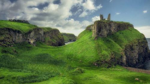 邓塞弗里克城堡遗址, 安特里姆郡, 北爱尔兰 (© Krzysztof Rogalski/Getty Images) Bing Everyday Wallpaper 2026-06-07
/tmp/UploadBetaDAP3cD [Bing Everyday Wall Paper 2026-06-07] url = http://www.bing.com/th?id=OHR.DunseverickCastle2026_ZH-CN3036266326_1920x1080.jpg

File Size (KB): 318.02 KB
Last Modified: June 07 2026 00:00:03
