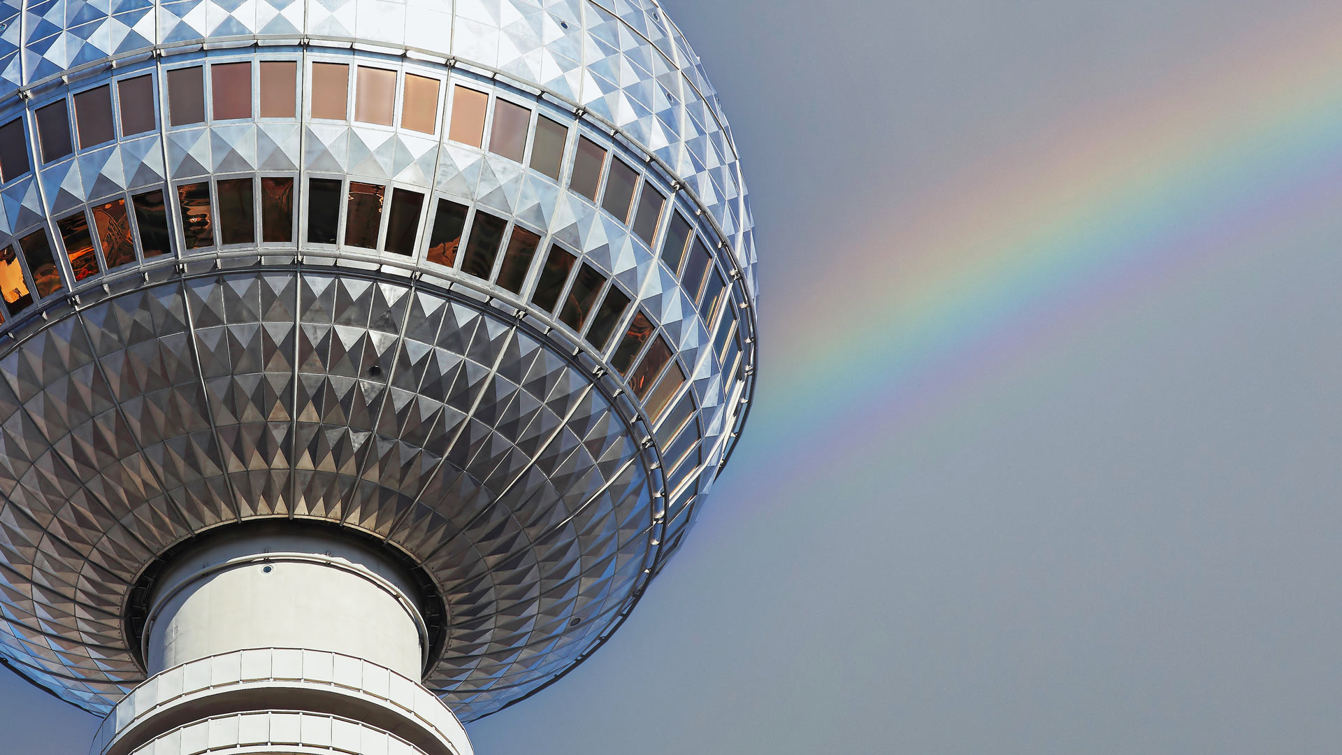 Fernsehturm am Alexanderplatz mit Regenbogen, Berlin (© fhm/Getty Images) Bing Everyday Wallpaper 2026-07-25, 5mruJ0 [Bing Everyday Wall Paper 2026-07-25] url = http://www.bing.com/th?id=OHR.PrideBerlin_DE-DE3369611592_1920x1080.jpg